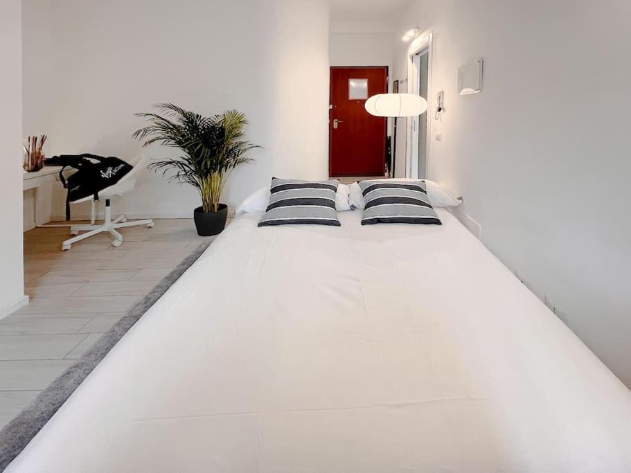 20 Min Duomo - Modern Apartment Milan Bagian luar foto